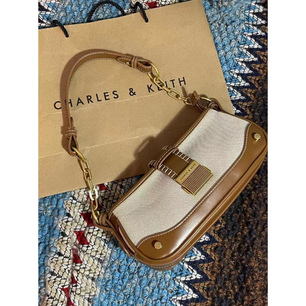 Túi Xách Đeo Vai Phối Khóa Kim Loại Phong Cách punk Mới Cho Nữ