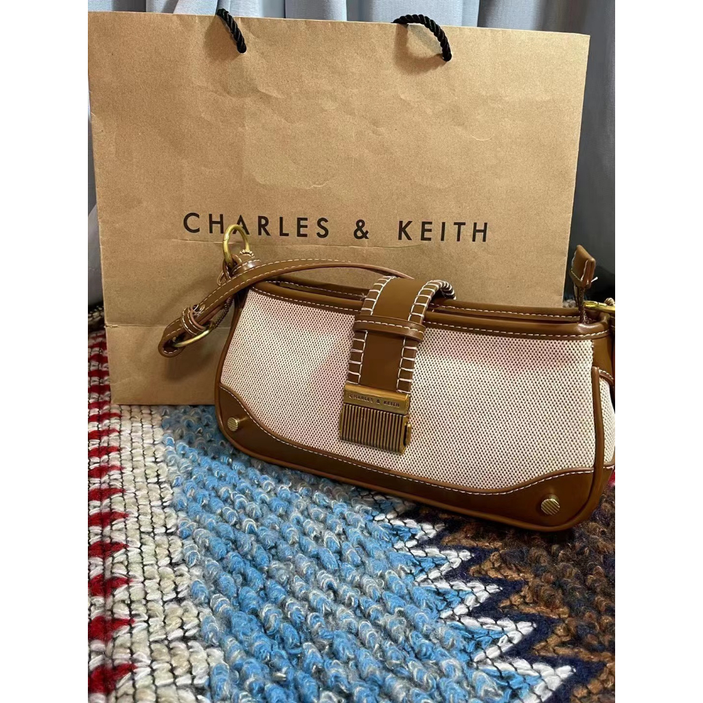 Túi Xách Đeo Vai Phối Khóa Kim Loại Phong Cách punk Mới Cho Nữ