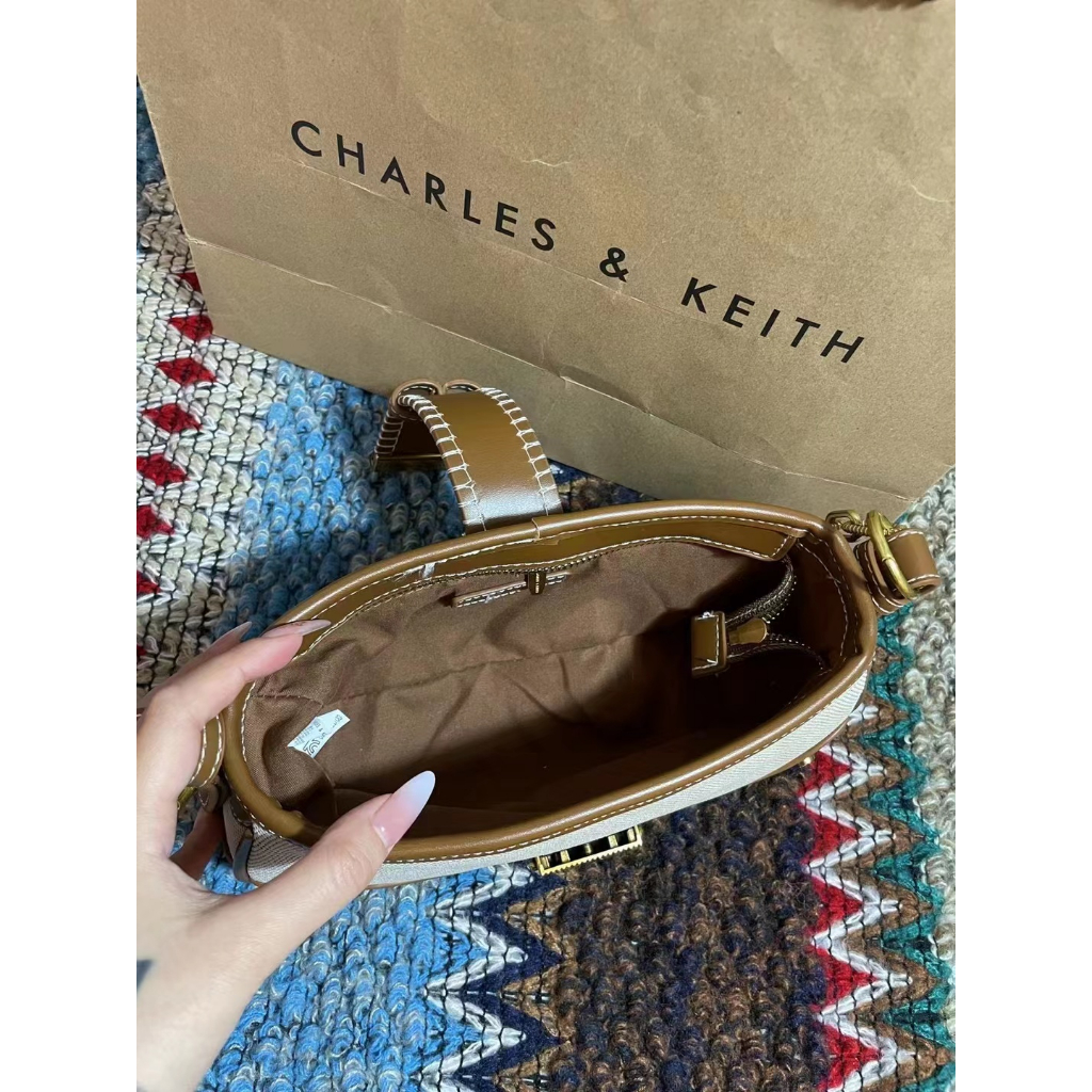 Túi Xách Đeo Vai Phối Khóa Kim Loại Phong Cách punk Mới Cho Nữ