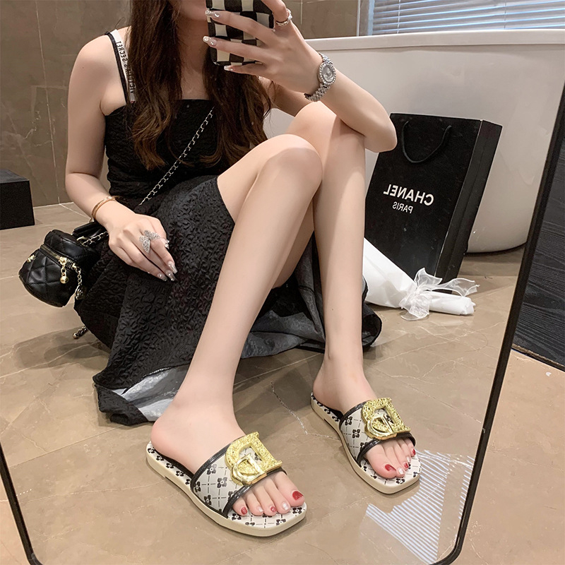 Dép Sandal Đế Mềm Dày Thời Trang Mùa Hè 2023 Phong Cách Mới Cho Nữ