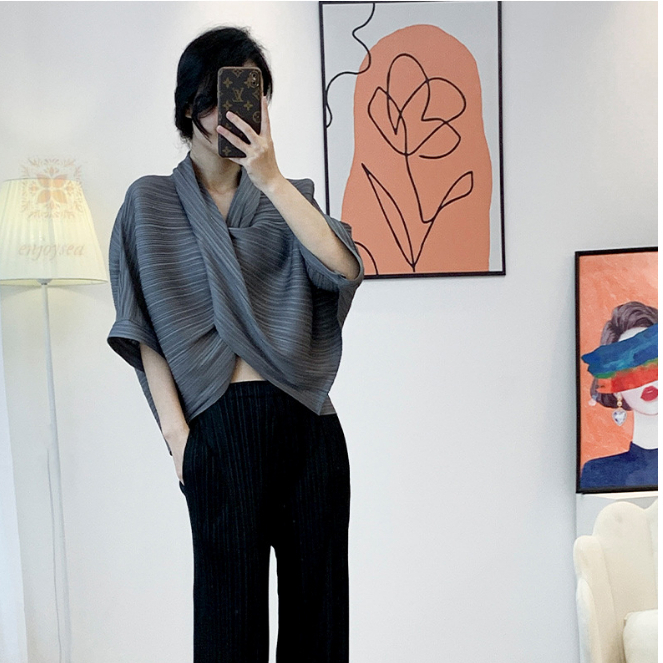Áo Thun Tay Ngắn Dáng Ôm Co Giãn Thời Trang Mùa Hè Cho Nữ Issey Miyake