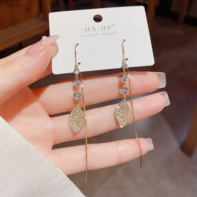 Bông Tai Dáng Dài Hình Chiếc Lá Đính Đá Zircon Thời Trang Cho Nữ
