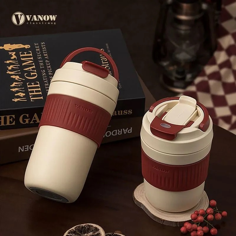 Ly cà phê 00616 của Anh quốc Vanano Paulwin có giá trị cao với cốc ống hút, cốc cà phê bằng thép không gỉ và ly nước sinh ra từ cốc cà phê.