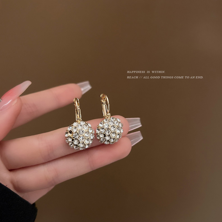 Bông Tai Đính Đá Quý Hình Bán Nguyệt Sang Trọng Thời Trang