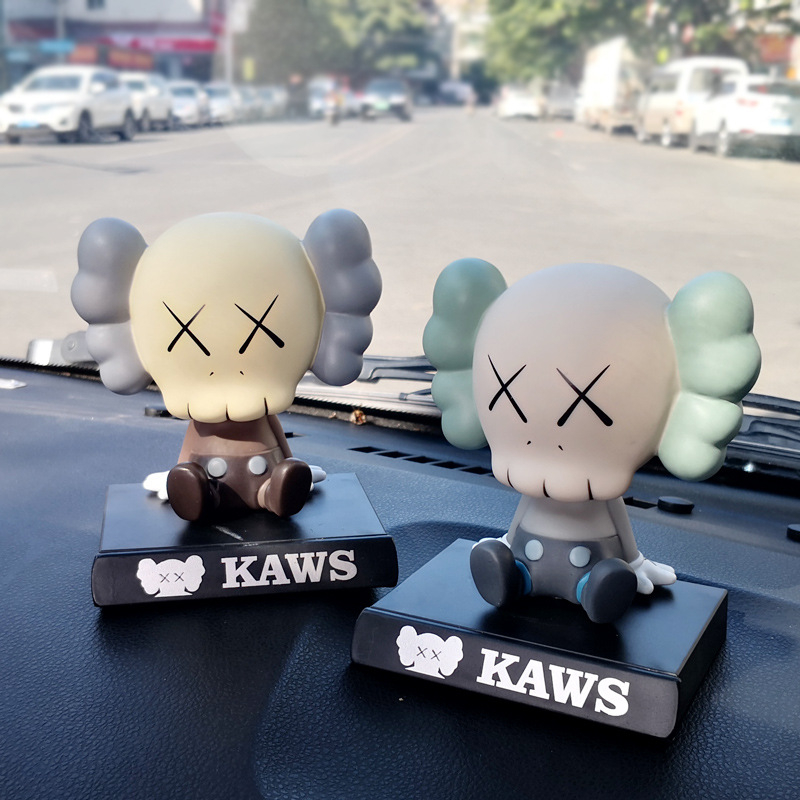 Mô Hình Nhân Vật KAWS 9 Kiểu Dáng Đang Nằm Trong Phim Hoạt Hình One Piece Bằng PVC Trang Trí Xe Hơi