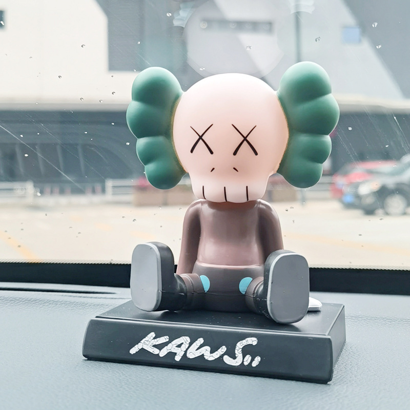Mô Hình Nhân Vật KAWS 9 Kiểu Dáng Đang Nằm Trong Phim Hoạt Hình One Piece Bằng PVC Trang Trí Xe Hơi