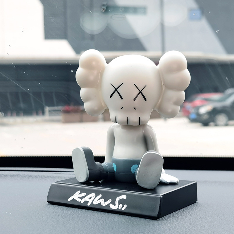 Mô Hình Nhân Vật KAWS 9 Kiểu Dáng Đang Nằm Trong Phim Hoạt Hình One Piece Bằng PVC Trang Trí Xe Hơi