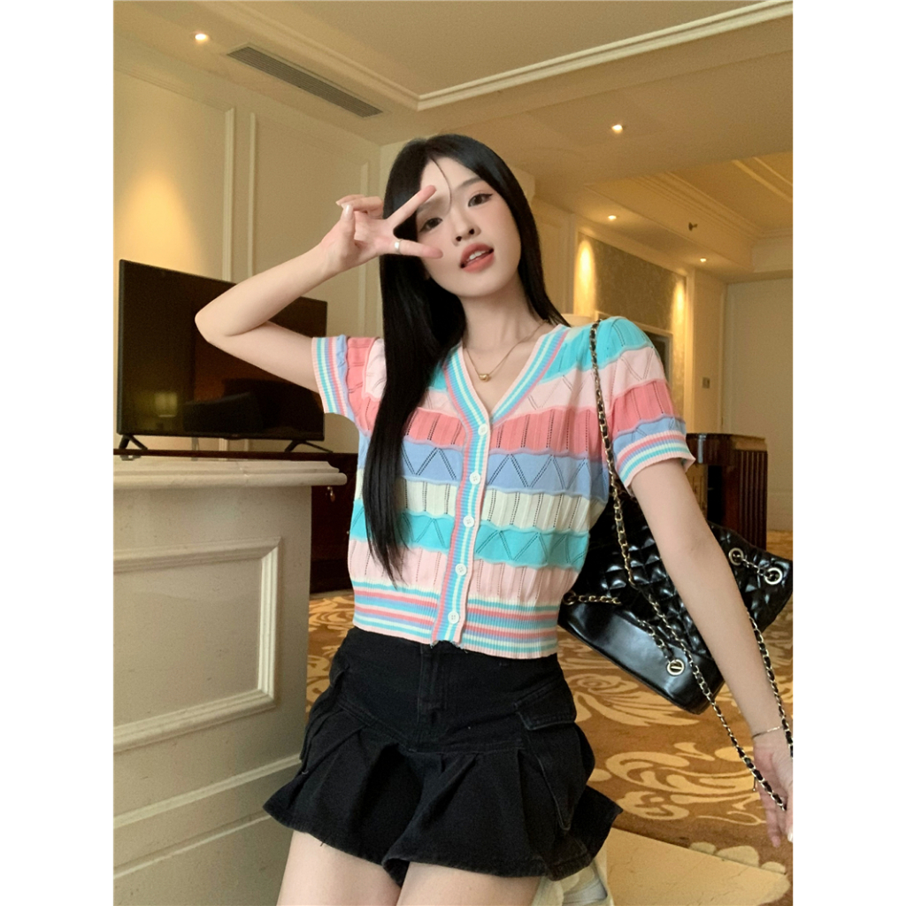 NUZIRO Áo Dệt Kim Tay Ngắn Dáng Rộng Cổ Chữ V Họa Tiết Kẻ Sọc Màu Cầu Vồng Thời Trang Hàn Quốc Cho Nữ