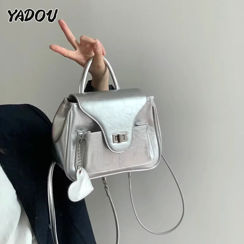 Ba Lô Da Sáp Dầu Phối Dây Xích Bạc Thời Trang Hàn Quốc Mới niche Dành Cho Bạn Nữ