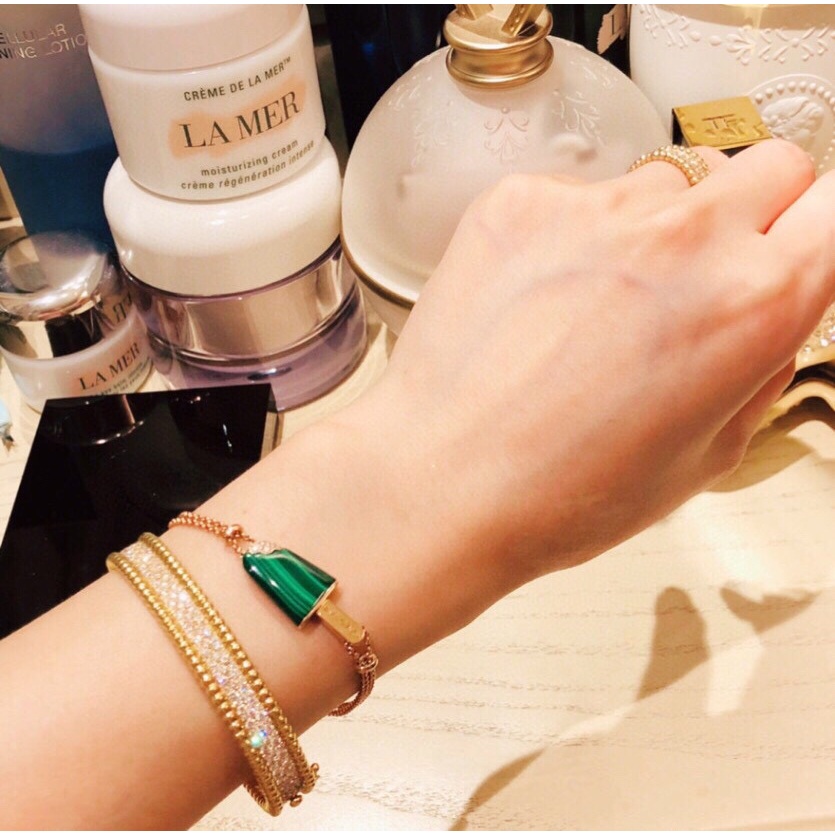 Vòng Đeo Tay Họa Tiết Cỏ Bốn Lá Đính Kim Cương Thời Trang 2023 classic V / C