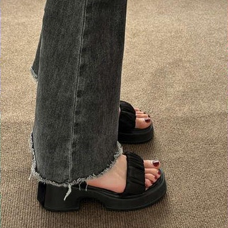 Dép bánh mì  2023 mẫu mới nơ ngọc trai lưới đế dày tăng gót thô nữ