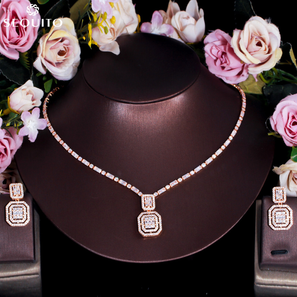 Bộ Vòng cổ + Bông Tai Màu Vàng Đồng Đính Đá Zircon Sang Trọng js228