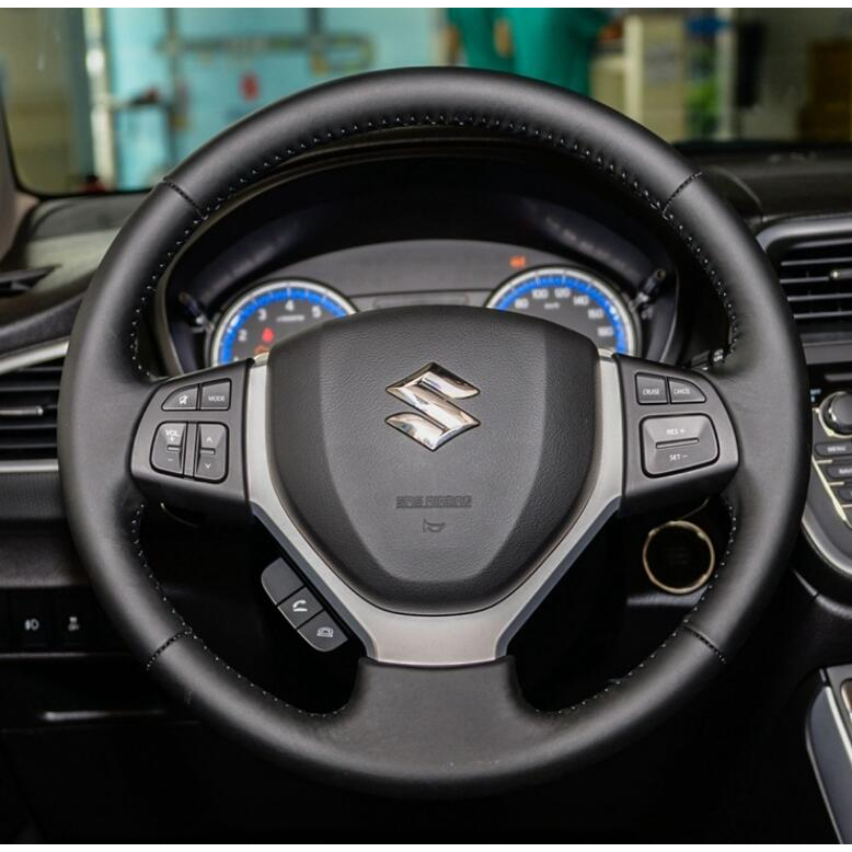 Miếng Dán Trang Trí Vô Lăng Xe Hơi SUZUKI Bằng CHROME