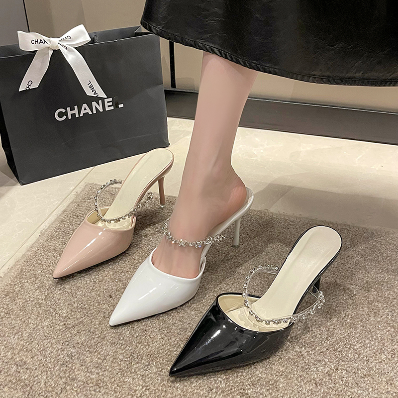 Giày Cao Gót Mũi Nhọn Chất Liệu Da Bóng Đính Đá Plus Size42 Cho Nữ