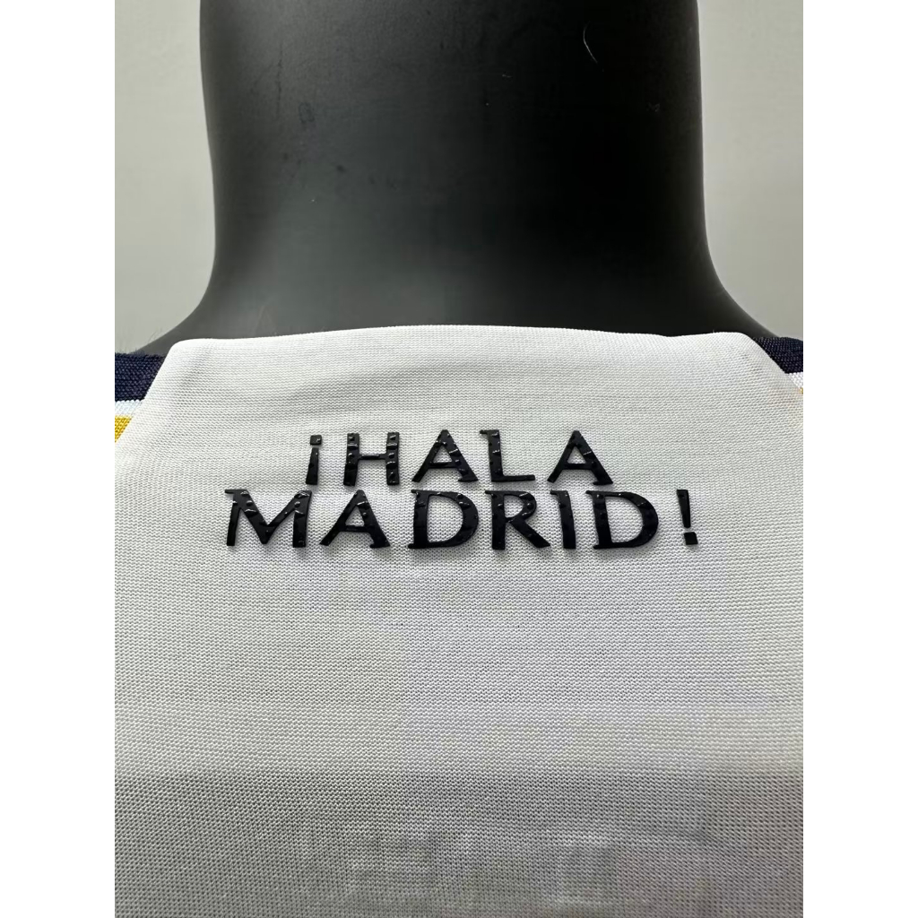 Áo Thun Bóng Đá Tay Ngắn Real Madrid 2324