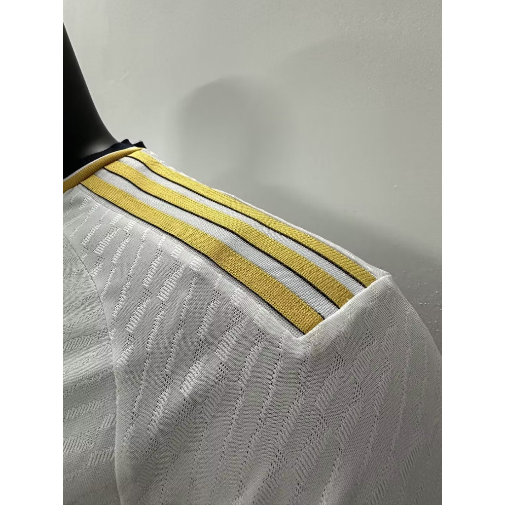 Áo Thun Bóng Đá Tay Ngắn Real Madrid 2324