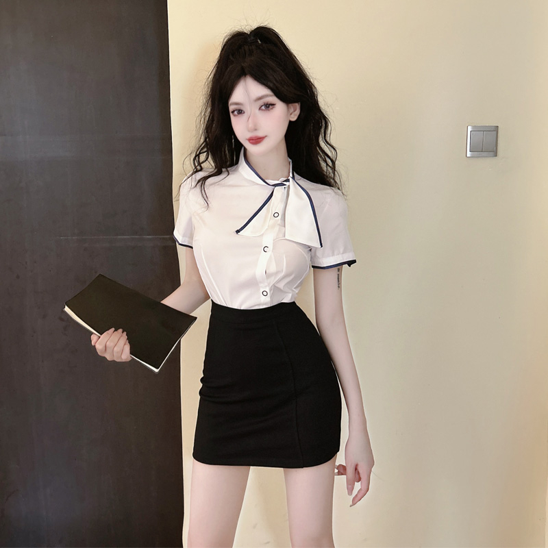 Bộ Đồng Phục Áo Sơ Mi Trắng Nửa Tay Lỡ Phối Chân Váy Mềm Mại Thời Trang Công Sở Mùa Hè Cho Nữ