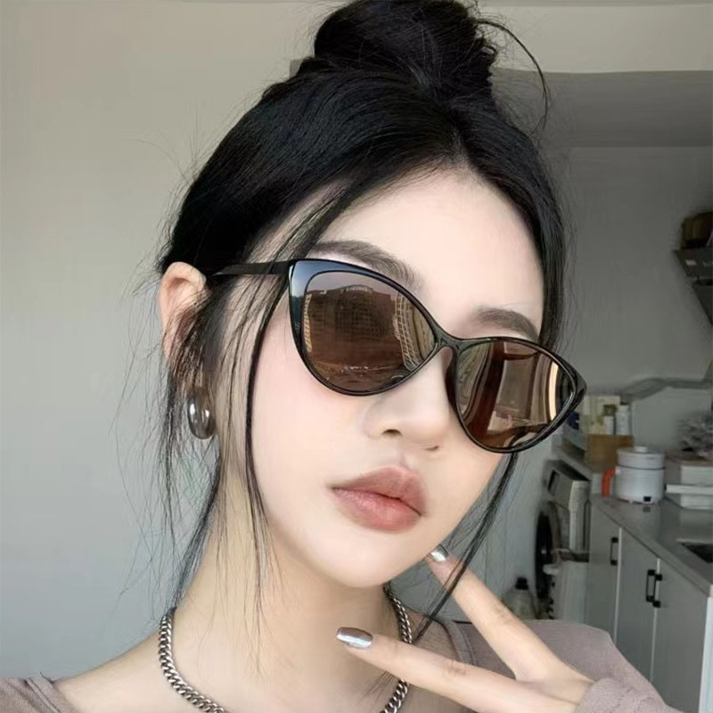 Kính Mát Hình Mắt Mèo Nhiều Màu Lựa Chọn Thời Trang vintage Cho Nữ Hàng Ngày