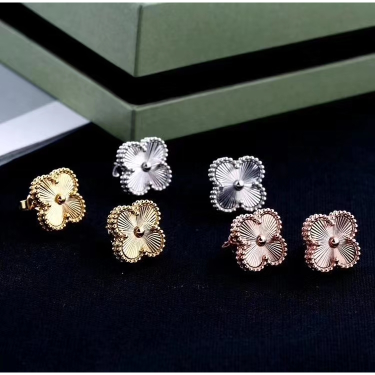 Bông Tai Hình Cỏ Bốn Lá Màu laser Thời Trang Cổ Điển Mới 2023