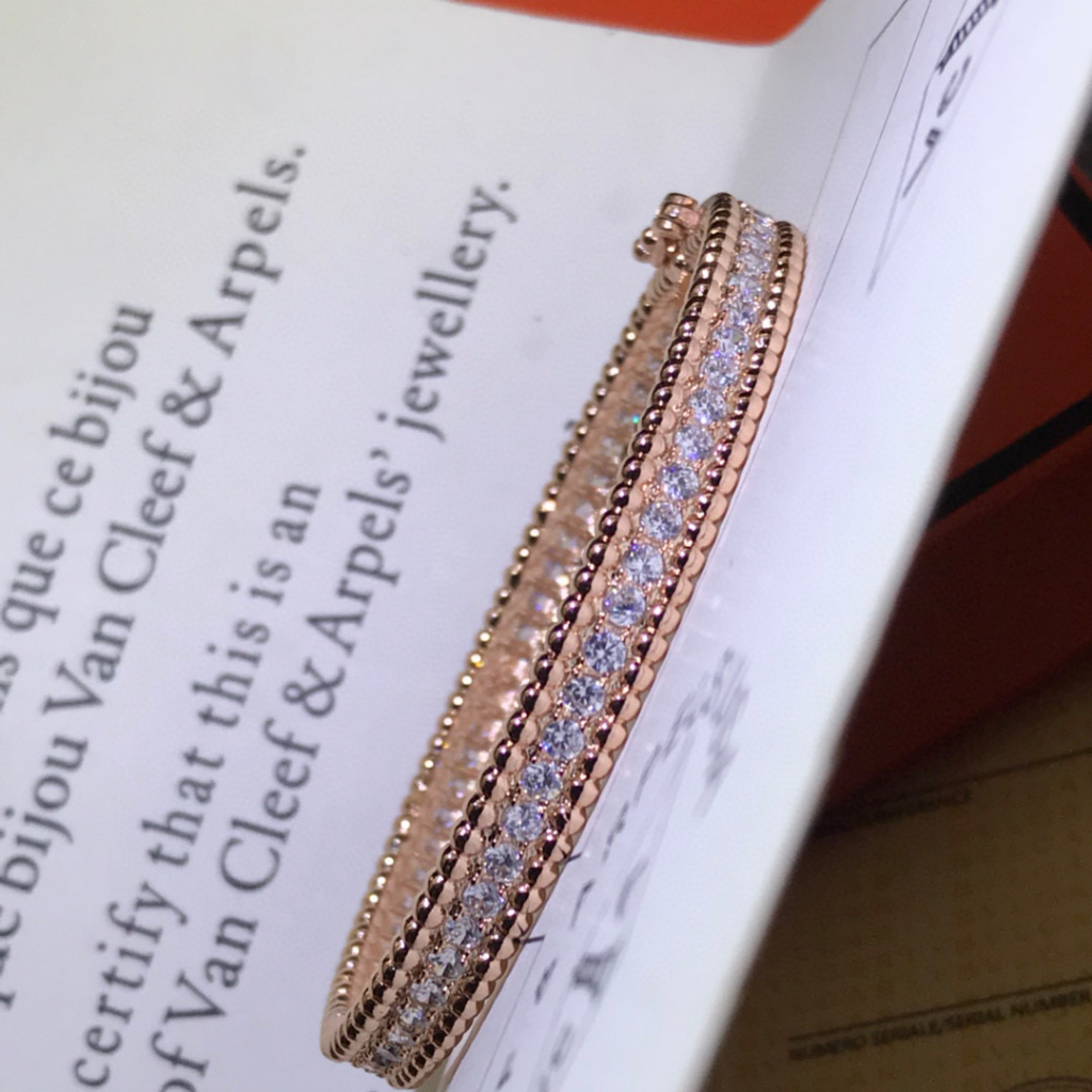 Vòng Đeo Tay Đính Kim Cương Toàn Diện Thời Trang 2023