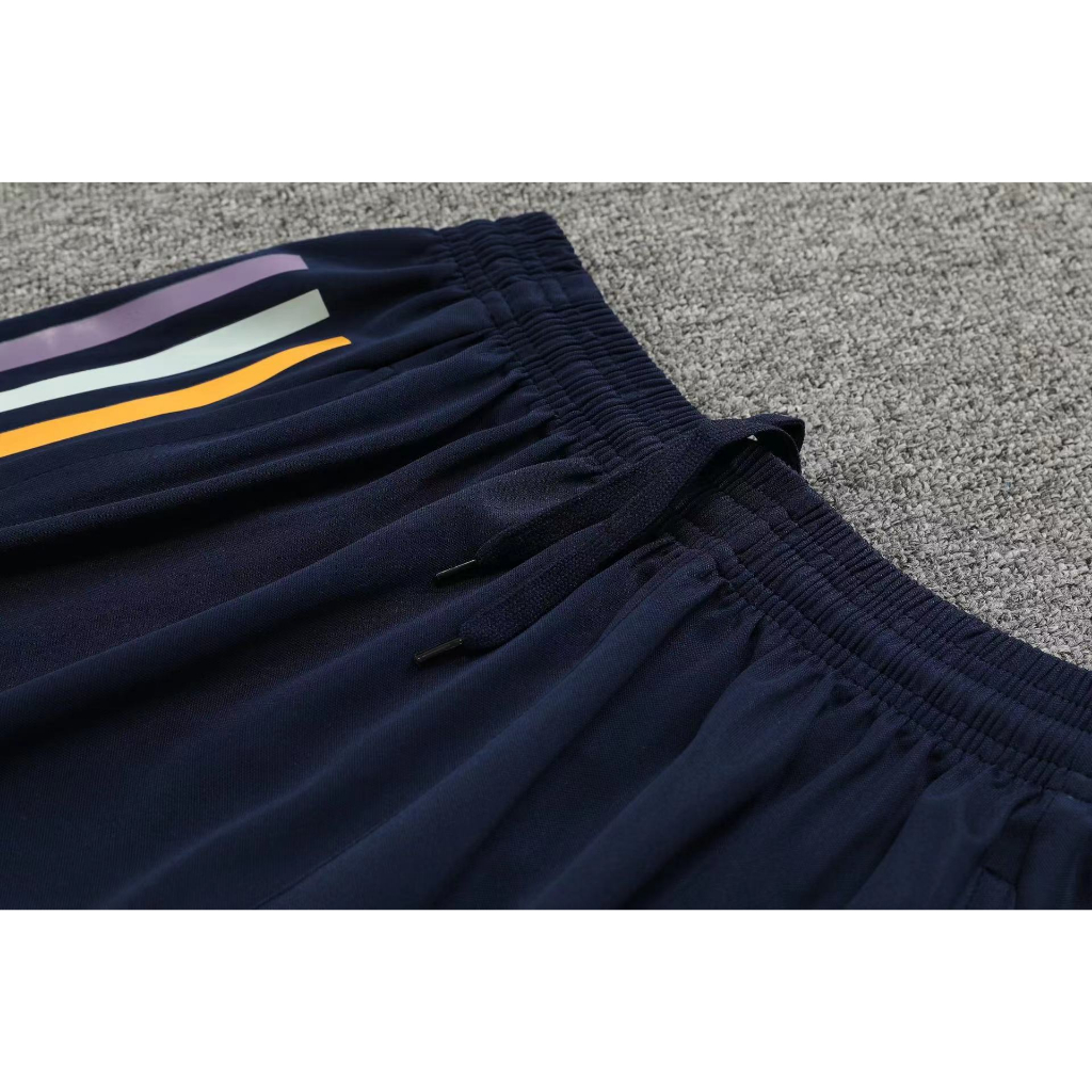 Áo Thun Bóng Đá Màu Đen Số 24-48 2023 / 24