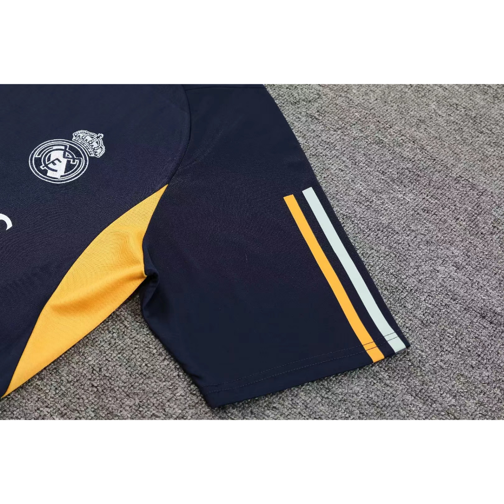 Áo Thun Bóng Đá Màu Đen Số 24-48 2023 / 24