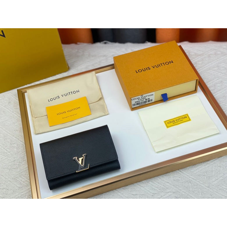 Chuẩn Bị Giao Hàng Trên Cùng Hàng Đầu Ví Da Louis Vuitton Dáng Ngắn Có logo LV Chính Hãng Mới Cho Nữ