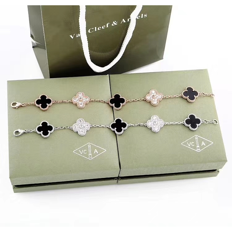 Vòng Đeo Tay Họa Tiết Cỏ Bốn Lá Thời Trang 2023