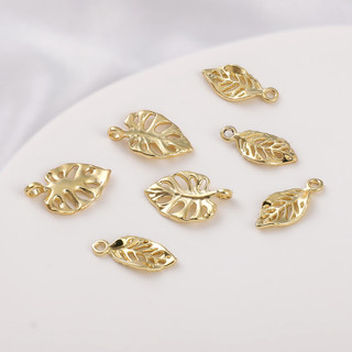 1 mặt dây chuyền hình chiếc lá mạ vàng 14k