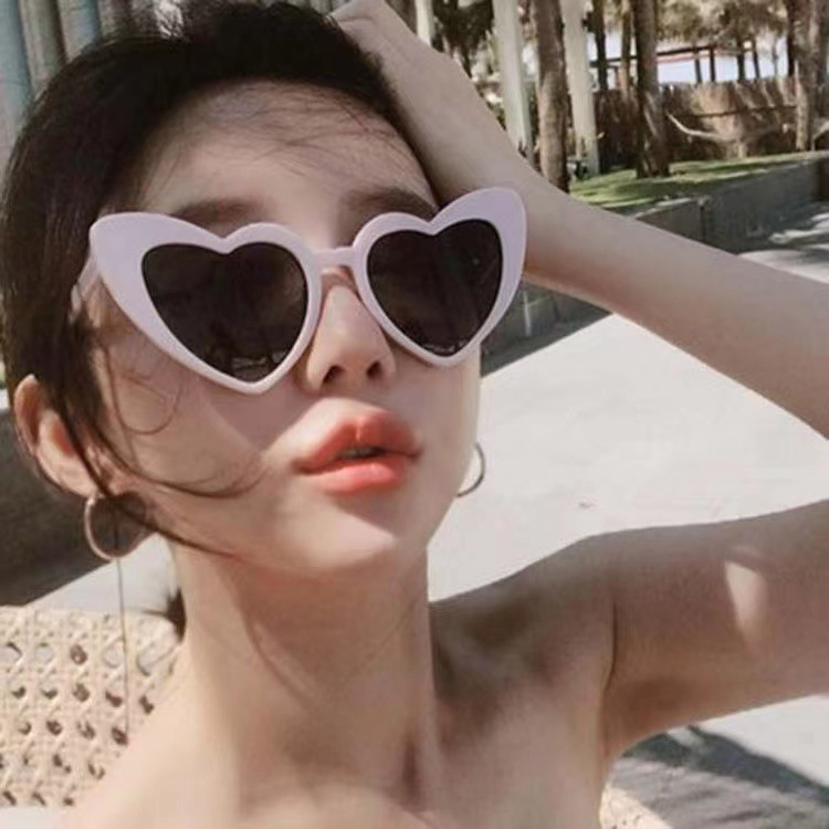 Kính Mát Hình Trái Tim Phong Cách Âu Mỹ Thời Trang Mới 2023