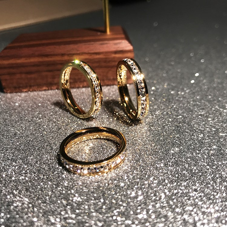 Nhẫn Thép Titan Đính Đá Zircon Sang Trọng Cho Cặp Đôi