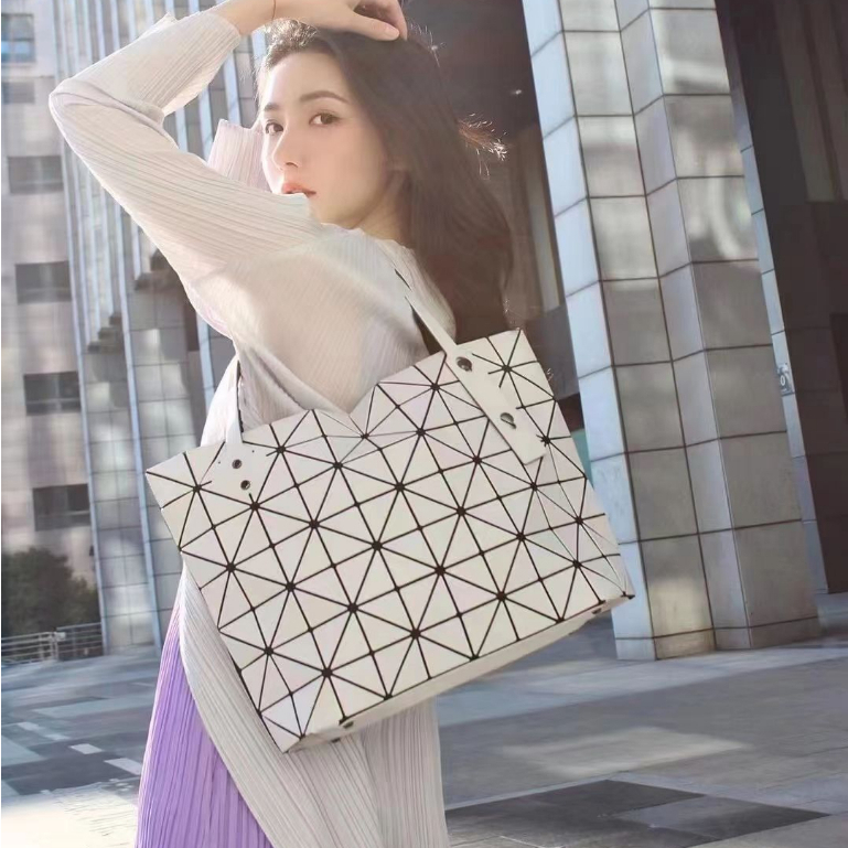100% Bao Bao Issey Miyake Bag The New rhombic plaid bag Shoulder Bags handbag Women's bag Tote bag