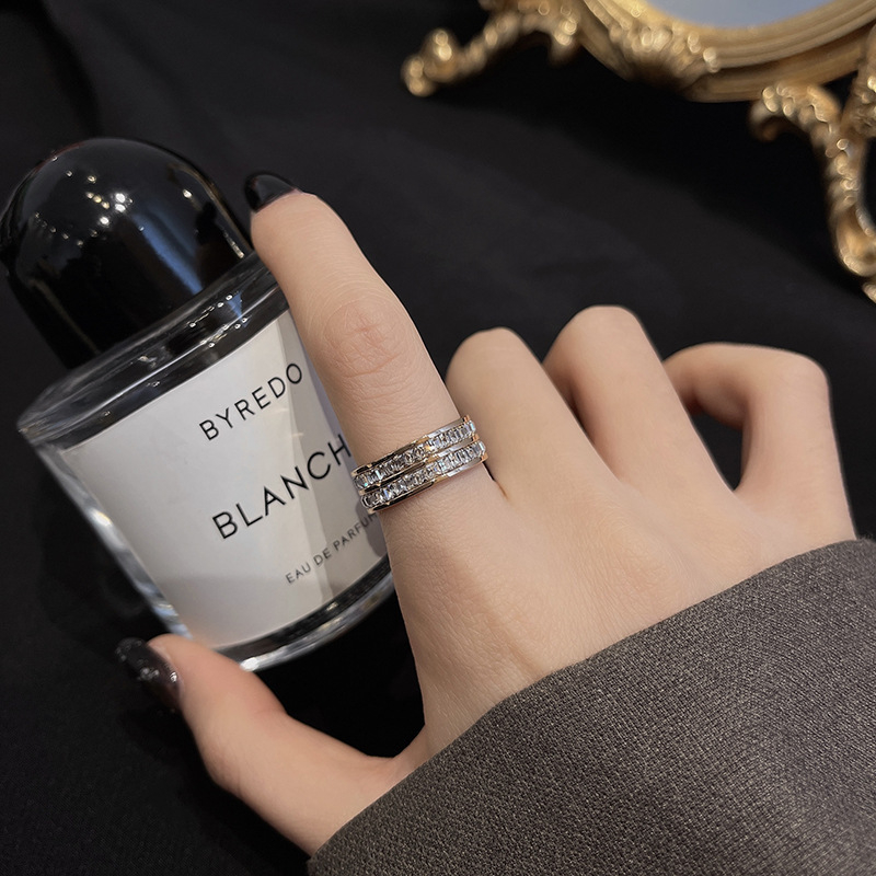Nhẫn Thép Titan Đính Đá Zircon Sang Trọng Cho Cặp Đôi