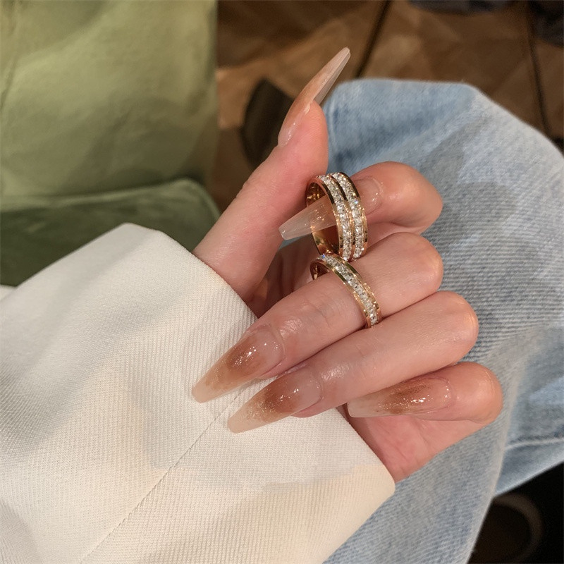 Nhẫn Thép Titan Đính Đá Zircon Sang Trọng Cho Cặp Đôi