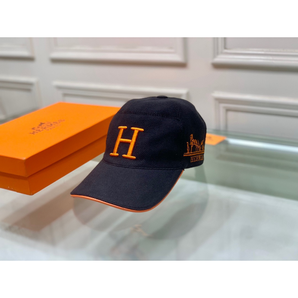 Mũ Lưỡi Trai Thêu Chữ Hermes Màu Cam Đen Có Thể Điều Chỉnh Kích Cỡ