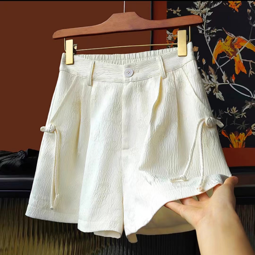 Quần Short Lưng Cao Ống Rộng Thêu Họa Tiết Ba Chiều Màu Trắng / Đen Phong Cách Trung Hoa Cổ Điển Thời Trang Cho Nữ