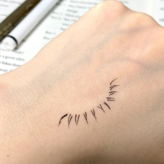 Bút Kẻ Mắt Ngòi Mảnh Mềm Mại Tự Nhiên Không Phai Màu Kháng Nước Lâu Trôi  eyeliner A610