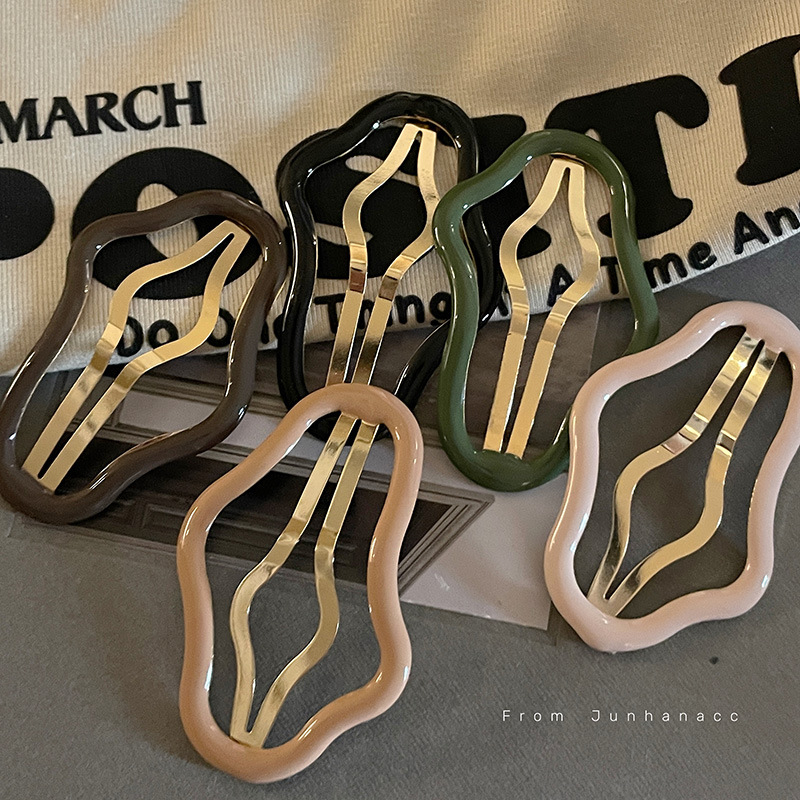 Kẹp Tóc Hình Đám Mây Rỗng Cho Nữ