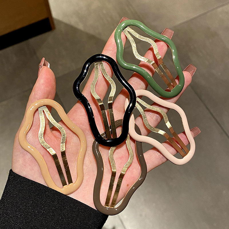 Kẹp Tóc Hình Đám Mây Rỗng Cho Nữ