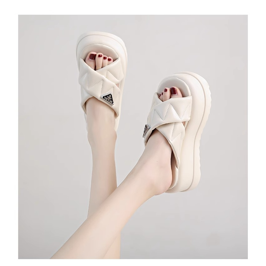 Huaqoo Dép bánh mì guốc dép sandal nữ Màu Sắc Đơn Giản Thoải Mái Cao Gót Chống Trơn Trượt dép đế xuồng 32Z072402