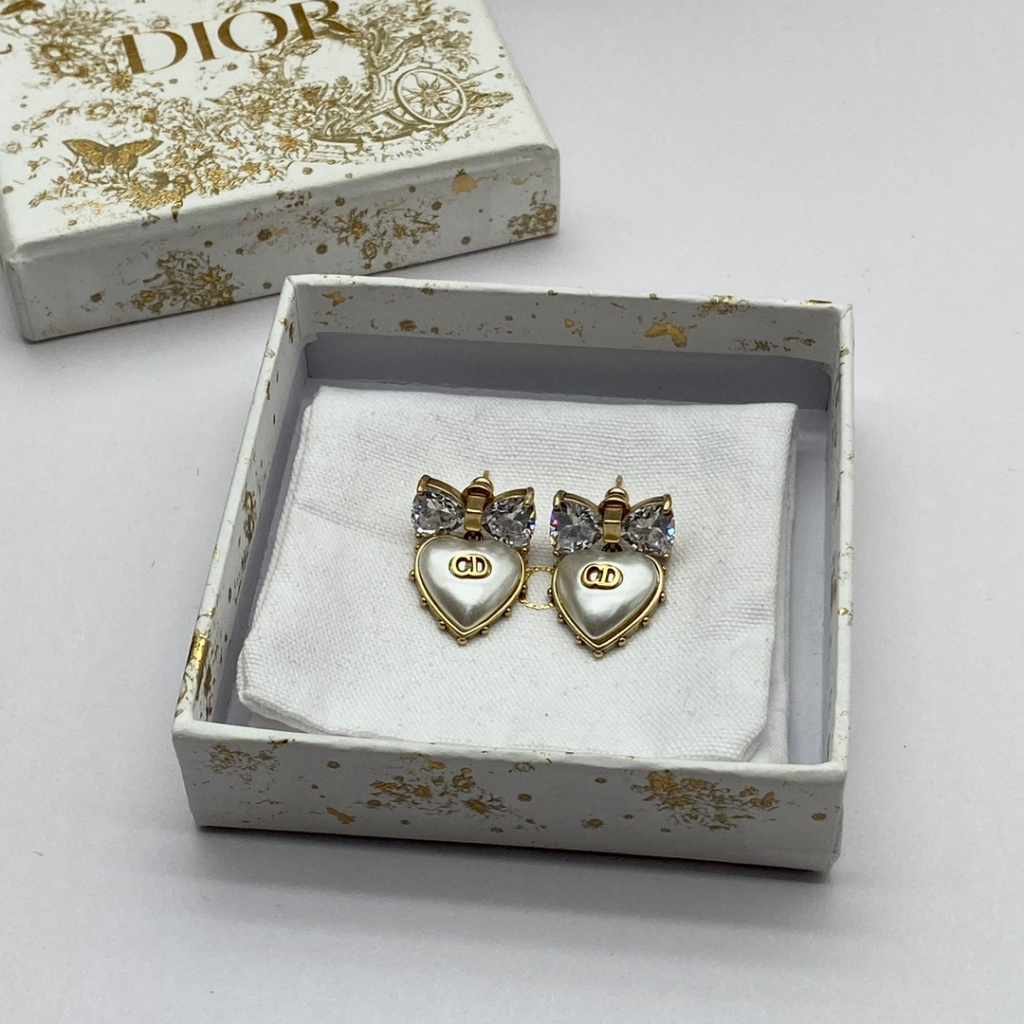 Bông Tai Mạ Bạc 925 Hình Chiếc Nơ In Chữ Made of Brass Thời Trang