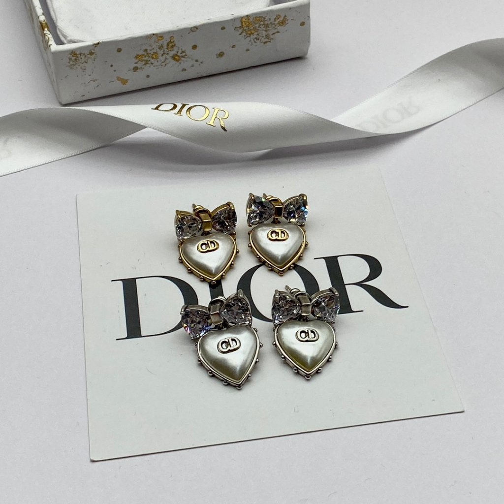 Bông Tai Mạ Bạc 925 Hình Chiếc Nơ In Chữ Made of Brass Thời Trang