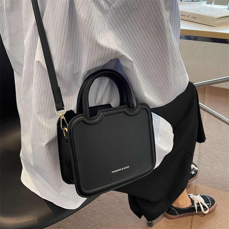 Túi Đeo Chéo Thời Trang Hàn Cho Nữ