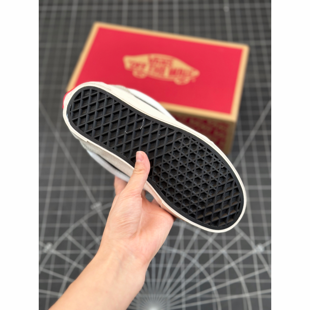 Giày sneaker Vans Vault Knu-Skool VR3 LX Phong Cách retro