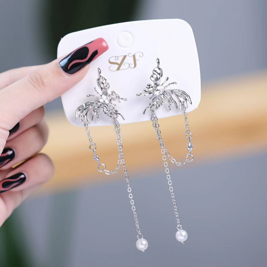 Bông Tai Kim Loại Dáng Dài Hình Bướm Phối Tua Rua Dễ Thương Thời Trang Cho Nữ PD1494
