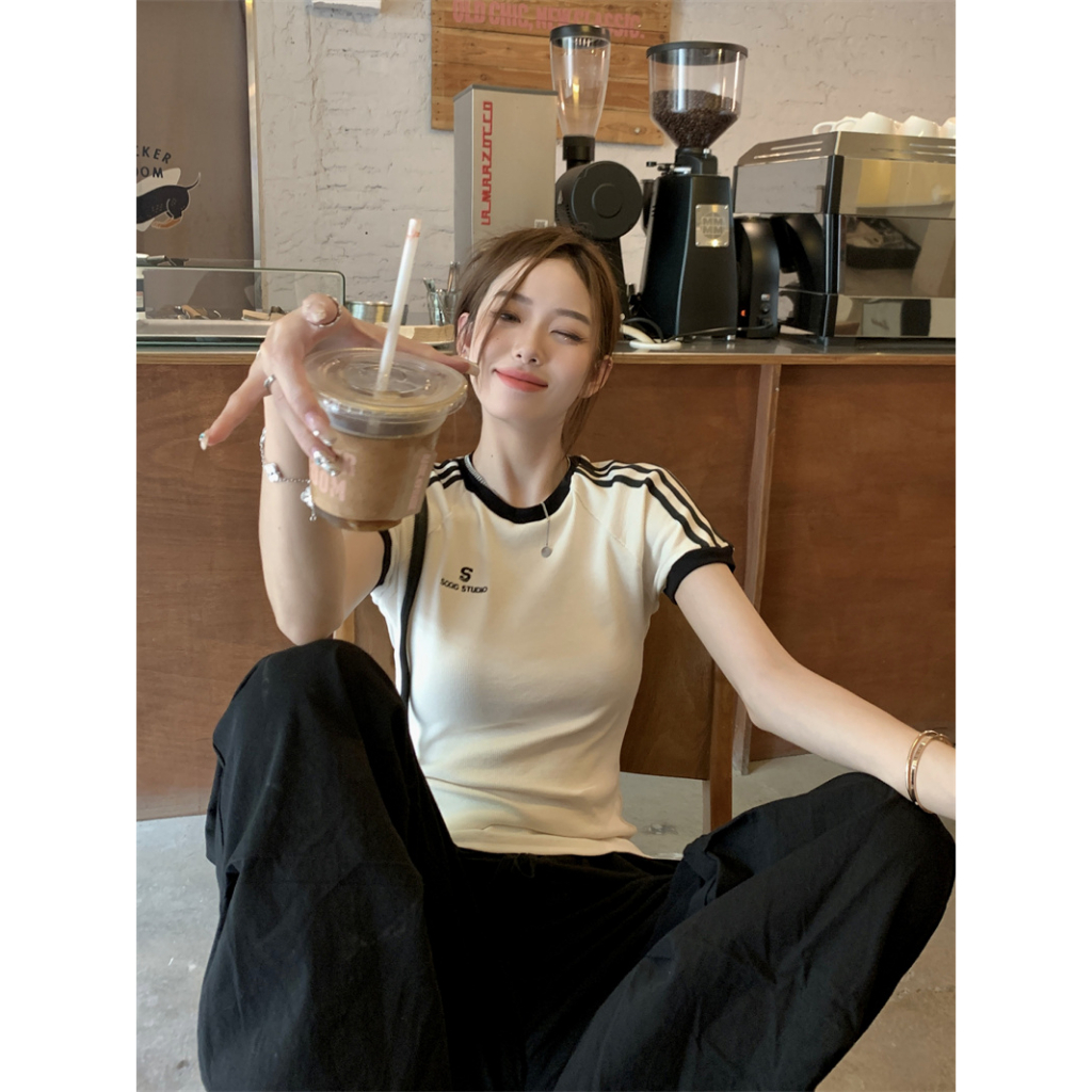 Minimalist Labo Áo Croptop Tay Ngắn Thêu Chữ Thời Trang Dành Cho Nữ（Áo dệt kim）