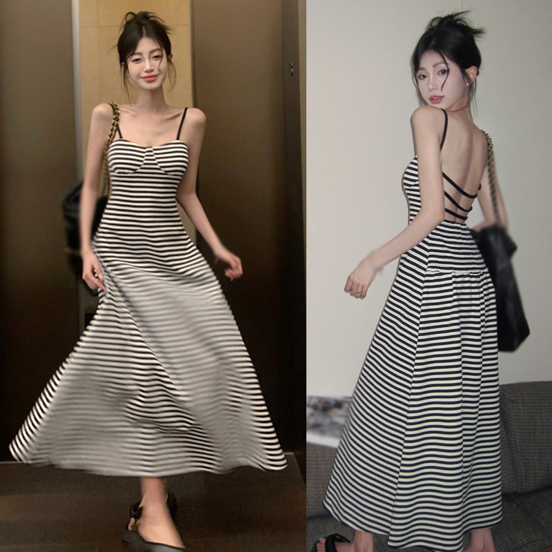Váy dài sọc không lưng gợi cảm mùa hè có đệm ngực | BigBuy360 - bigbuy360.vn