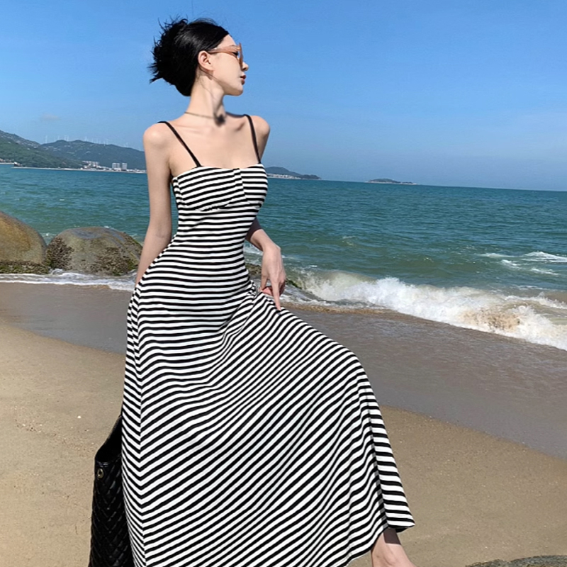 Váy dài sọc không lưng gợi cảm mùa hè có đệm ngực | BigBuy360 - bigbuy360.vn