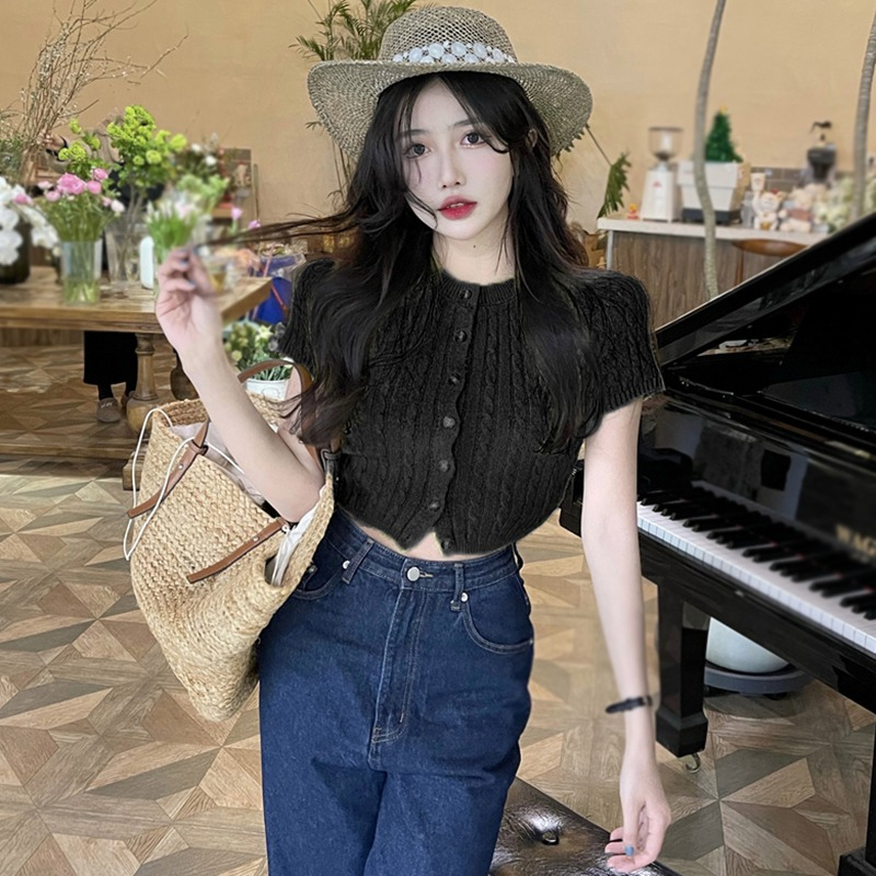 Áo Croptop Dệt Kim Tay Ngắn Cổ Tròn Phối Nút Phía Trước Thời Trang Cho Nữ