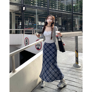 「MOTEL7」Set Áo Khoác Cardigan Dài Tay + Áo Hai Dây + Chân Váy Đuôi Cá Lưng Cao Họa Tiết Sọc Caro